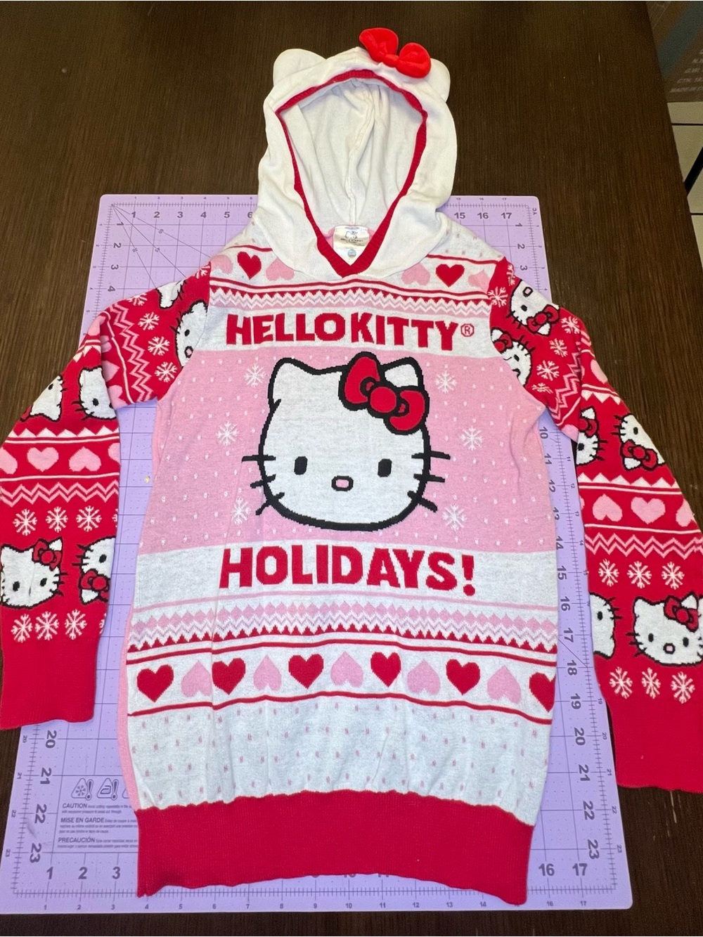 Hello Kitty Sanrio XL All-over Print Hearts Hooded Holiday Sweater Red Pink
